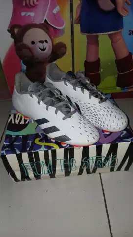 Sepatu bola Adidas predator freak.4 size 40