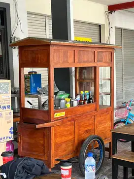 DIJUAL PERALATAN BEKAS USAHA BAKSO