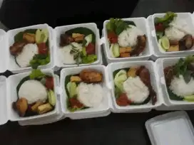 Menerima pesanan ayam penyet