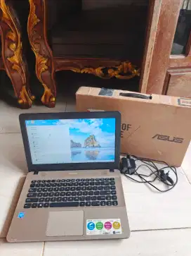 Laptop Asus seribaru ram 4gb windows 10 no minus msh segel (bs nego)