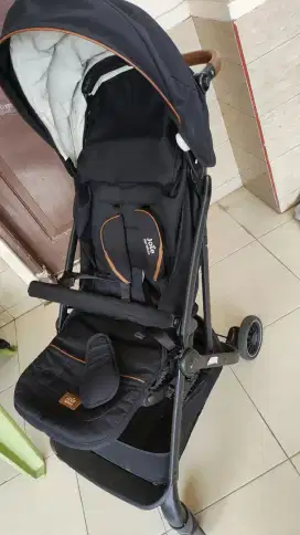 Dijual stroller joie signature tourist