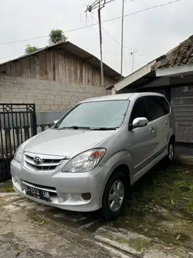 Toyota Avanza 2010 Bensin