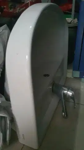 Wastafel toto kondisi ok