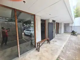 RUMAH RUANG USAHA 2 LANTAI EX CAFE KEBAYORAN BARU LOKASI STRATEGIS