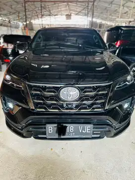 Dijual Fortuner GR Sport Black on Black  2.4cc Tahun 2022