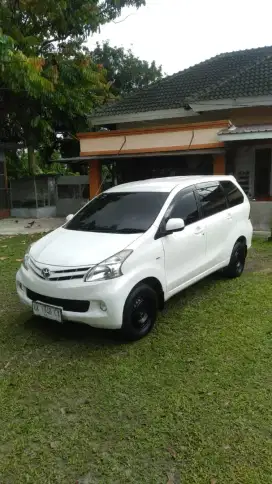 dijual toyota avanza E M/T thn 2015