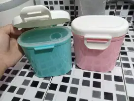 Tempat penyimpanan susu bubuk/makanan