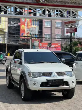 Jual mitsubishi triton double cabin GLS 4x4 an pribadi dari Baru