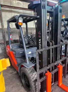 Forklift Bekas Toyota 3 ton tahun 2021