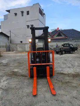 Forklift bekas toyota 2,5 ton tahun 2018