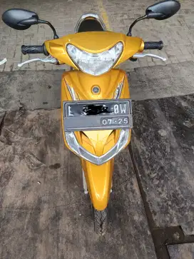 Dijual Mio 2010 warna kuning emas