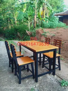 Meja kursi cafe dan warung makan