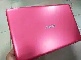 Dijual asus Warna pink Siap pakai 24jam SUDAH SSD siap pakai COD bogor