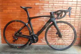 SEPEDA PINARELLO F12 DISCBRAKE FULLBIKE