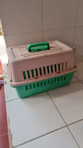 kandang bekas untuk kucing atau anjing kecil