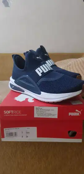 Sepatu PUMA special edition