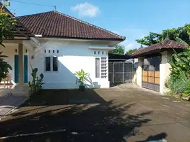 Dijual Murah,  Rumah Siap Huni dengan halaman luas