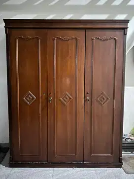 Dijual Lemari kayu 3 Pintu