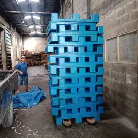 Supplier pallet plastik bekas murah palet plastik second ready banyak