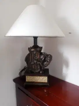 Lampu hias sudut ruang tidur jadul