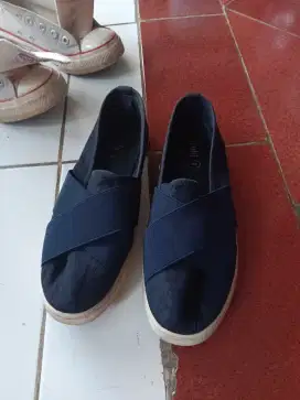 Sepatu Slip On Rubi size 38