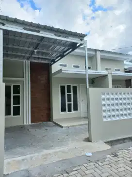 Rumah baru samping royal spring