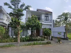 di sewakan tahunan rumah 2 lantai furnish view gunung Sentul city