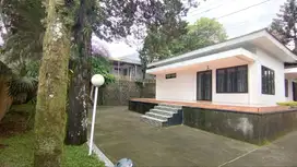 Villa furnish lahan luas pinggir jl raya Lawu