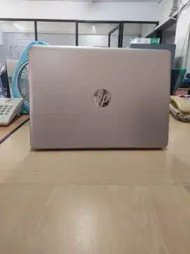 Laptop HP 14 bs006 TU ram 4 ssd