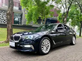 BMW 530i G30
Luxury B48 2018