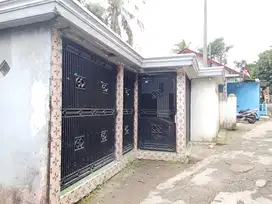 Rumah pinggir jalan cocok buat usaha warung penduduk sangat padat