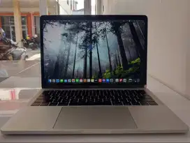 MacBook Pro 2017 i5 8/128 Apple Murah