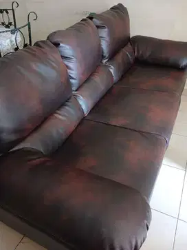 Sofa Tamu Kulit & Meja Tamu Kaca