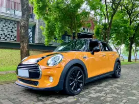 Mini Cooper F55
5 Doors B38 Turbo 2017