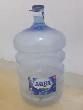 Galon aqua kosong