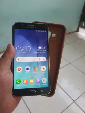 Samsung J7 2015 internal 16gb