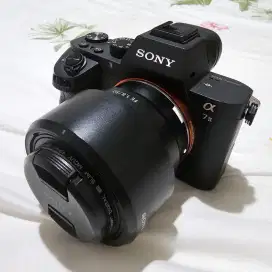 Kamera Sony A7ii + Lensa FE 50mm F/1.8 Like New