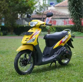 YAMAHA MIO KUNING