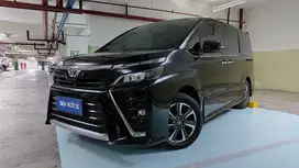 [OLX Mobbi] Dp Rendah Toyota Voxy Hitam 2.0 Bensin-AT 2017 KMG