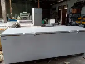 Frezer merk aqua 1000 liter