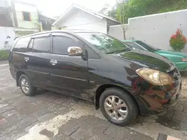 Toyota Kijang Innova 2005 Bensin