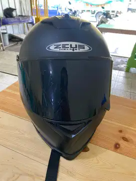 Helm Zeus XL Seken bisa di nego