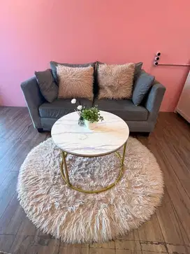 Dijual cepat satu set sofa meja karpet bulu beserta bantal sofanya