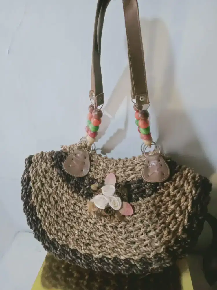 Tas anyaman Cantik