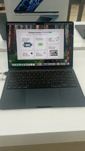 MacBook Air 13 Inch 16/256 GB