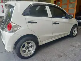 Jual Mobil Brio tahun 2015 warna putih