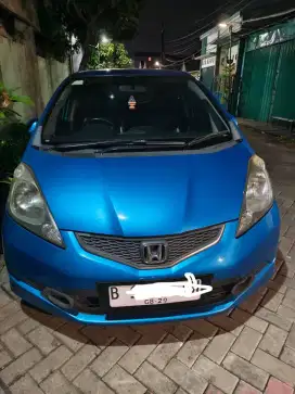 Di jual honda Jazz RS metic 2009