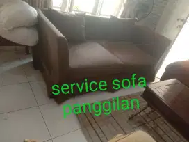 Menerima servis sofa panggilan