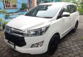 Innova Reborn V diesel 2018 warna putih