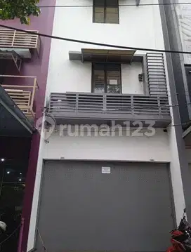 Ruko 3 Lantai Siap Huni Bagus Untuk Kantor/ Usaha, Jalan Karapitan